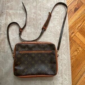 Vintage Louis Vuitton Brown Crossbody Bag!